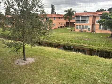 596 Saxony M Delray Beach FL 33446