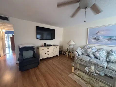 596 Saxony M Delray Beach FL 33446