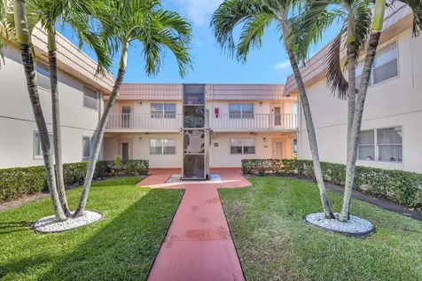 325 Saxony G Delray Beach FL 33446