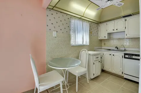 325 Saxony G Delray Beach FL 33446