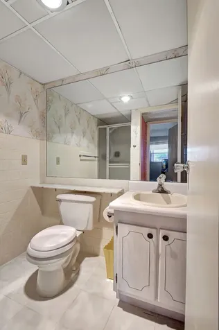 325 Saxony G Delray Beach FL 33446