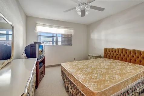 325 Saxony G Delray Beach FL 33446