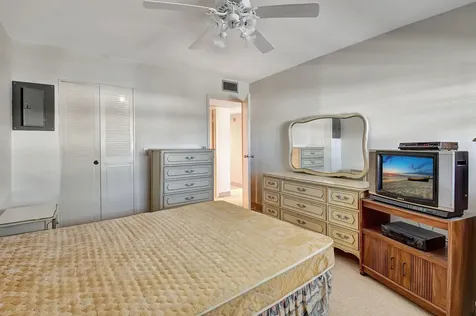 325 Saxony G Delray Beach FL 33446
