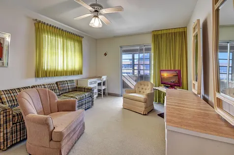 325 Saxony G Delray Beach FL 33446