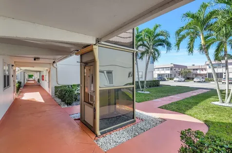 325 Saxony G Delray Beach FL 33446