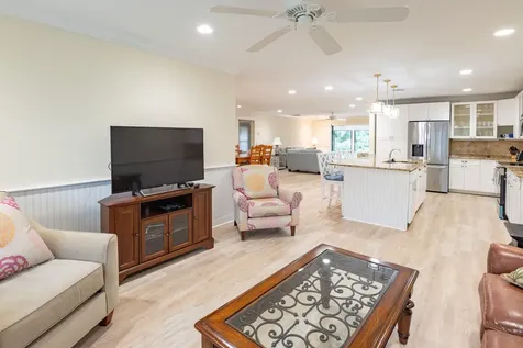 2918 SE Fairway Stuart FL 34997