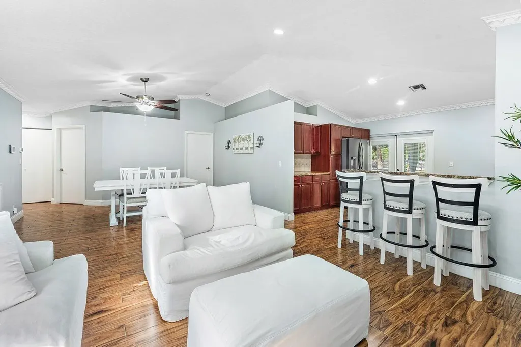 5418 Club Circle Haverhill FL 33415