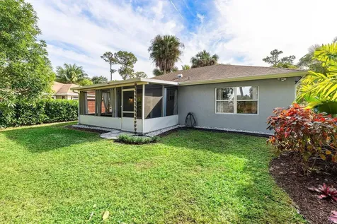 5418 Club Circle Haverhill FL 33415