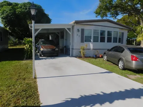 27 Se Gorda Way Port Saint Lucie FL 34952