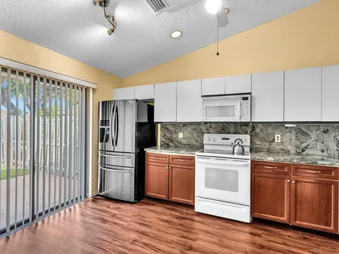 1045 Nw 18th Avenue Delray Beach FL 33445