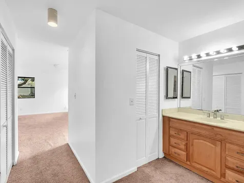 1045 Nw 18th Avenue Delray Beach FL 33445