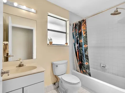 1045 Nw 18th Avenue Delray Beach FL 33445