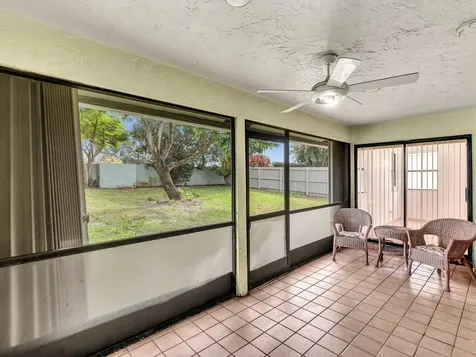 1045 Nw 18th Avenue Delray Beach FL 33445