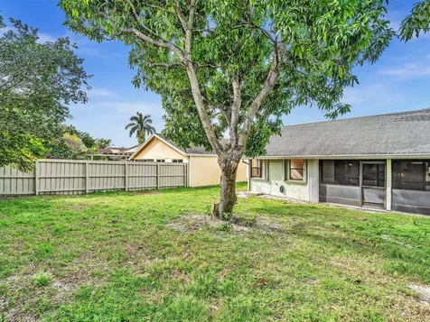 1045 Nw 18th Avenue Delray Beach FL 33445