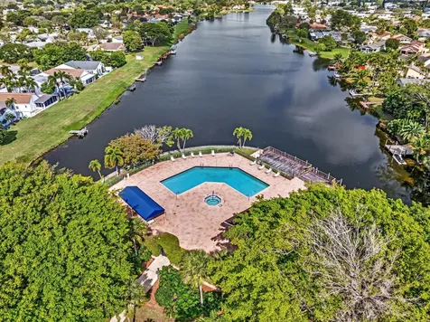 1045 Nw 18th Avenue Delray Beach FL 33445