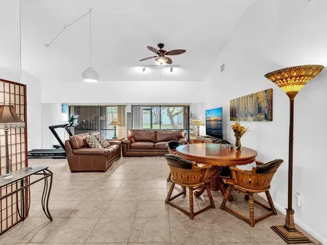 1045 Nw 18th Avenue Delray Beach FL 33445
