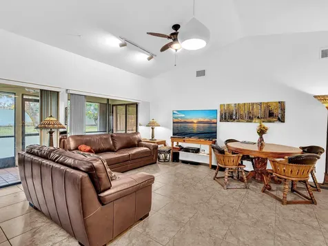 1045 Nw 18th Avenue Delray Beach FL 33445