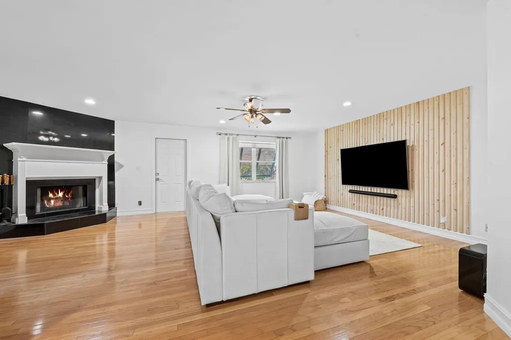 27 Ne 16th Avenue Pompano Beach FL 33060