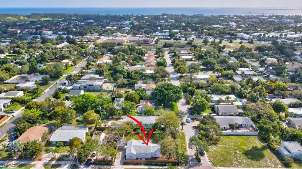 1303 NE 2nd Avenue Delray Beach FL 33444
