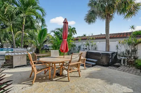 460 Se 18th Avenue Deerfield Beach FL 33441