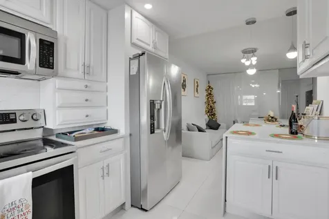 700 Se 6 Avenue Deerfield Beach FL 33441