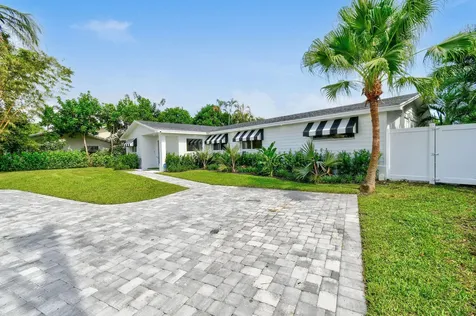 7710 W Lake Drive Lake Clarke Shores FL 33406
