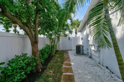 7710 W Lake Drive Lake Clarke Shores FL 33406