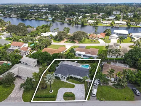 7710 W Lake Drive Lake Clarke Shores FL 33406