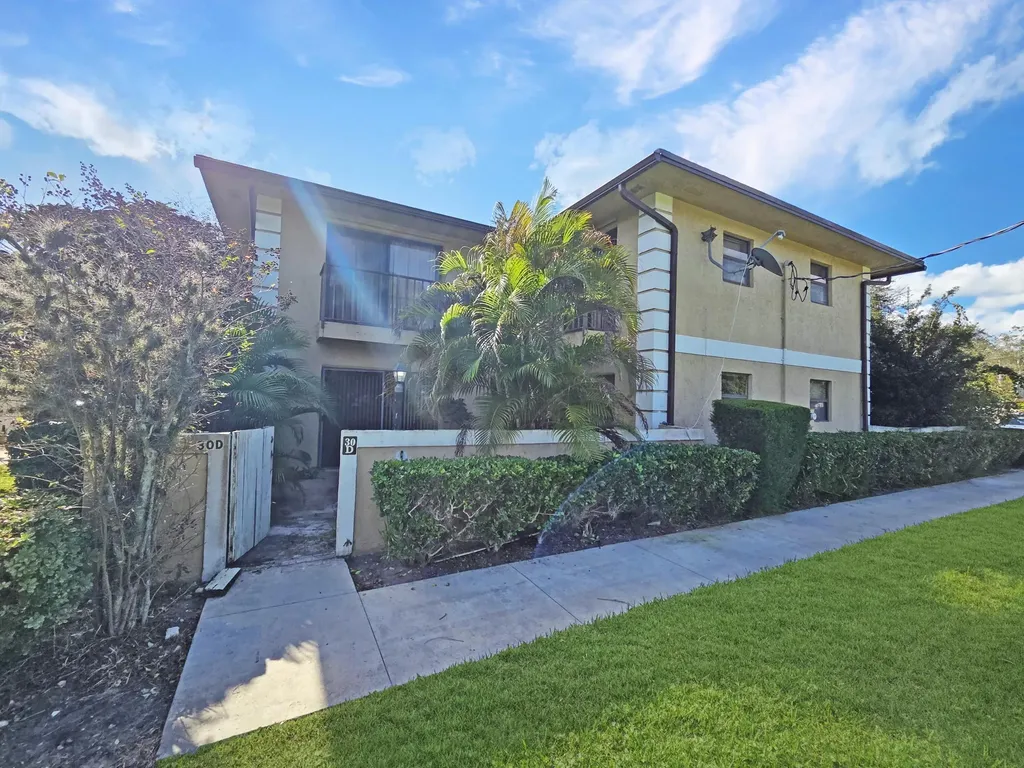1482 N Lawnwood Circle Fort Pierce FL 34950