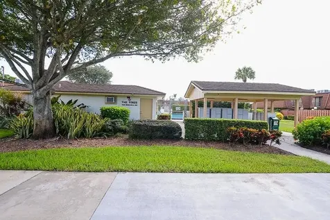 1482 N Lawnwood Circle Fort Pierce FL 34950