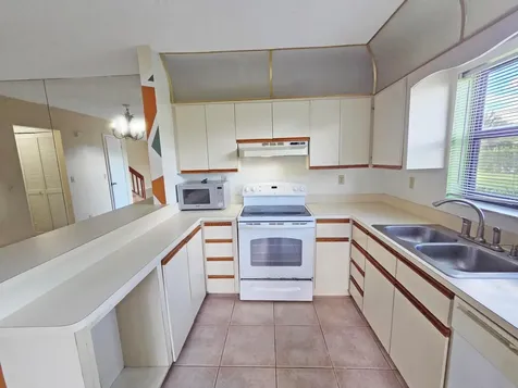 1482 N Lawnwood Circle Fort Pierce FL 34950