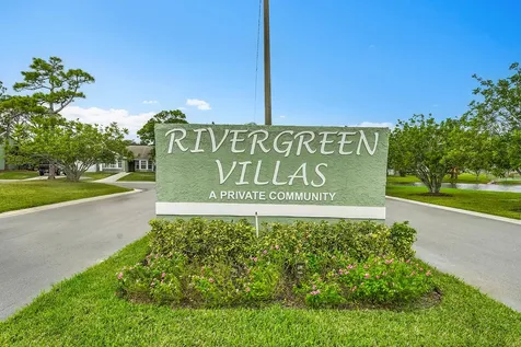 1721 Se Balmoral Court Port Saint Lucie FL 34952
