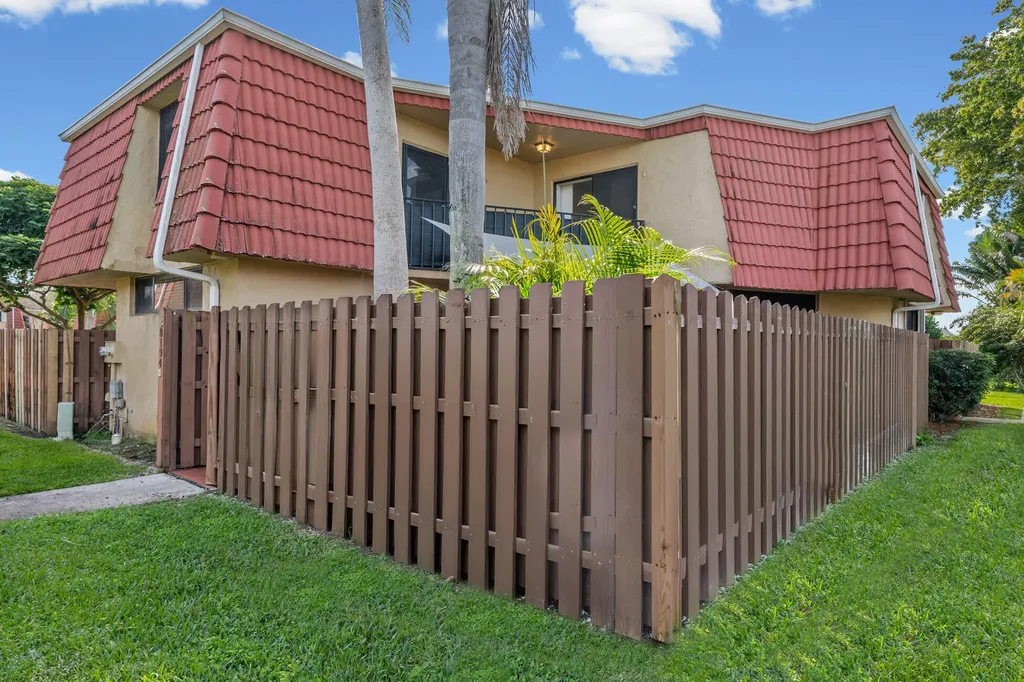 8194 Thames Boulevard Boca Raton FL 33433