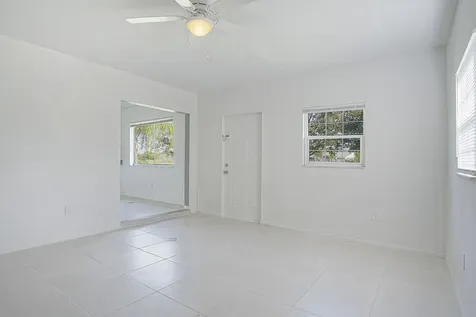 737 SW Belmont Circle Port Saint Lucie FL 34953