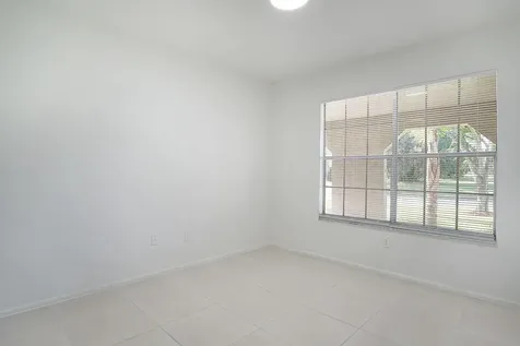 737 SW Belmont Circle Port Saint Lucie FL 34953