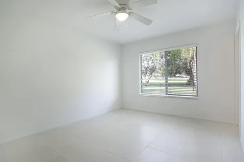 737 SW Belmont Circle Port Saint Lucie FL 34953