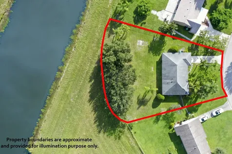 737 SW Belmont Circle Port Saint Lucie FL 34953
