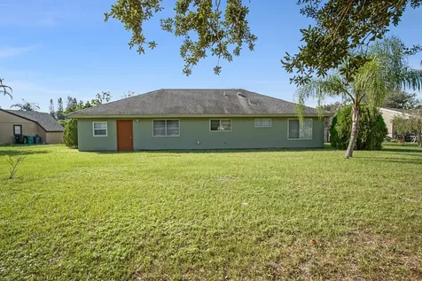 737 SW Belmont Circle Port Saint Lucie FL 34953