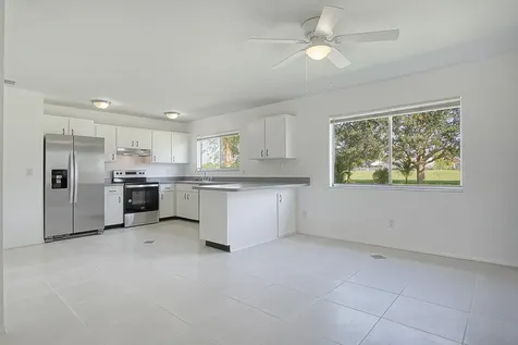 737 SW Belmont Circle Port Saint Lucie FL 34953