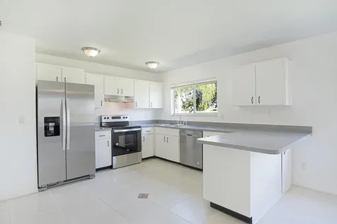 737 SW Belmont Circle Port Saint Lucie FL 34953