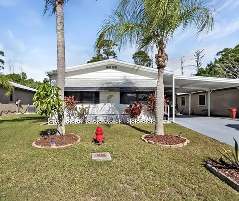 35 Flores Del Norte Fort Pierce FL 34951