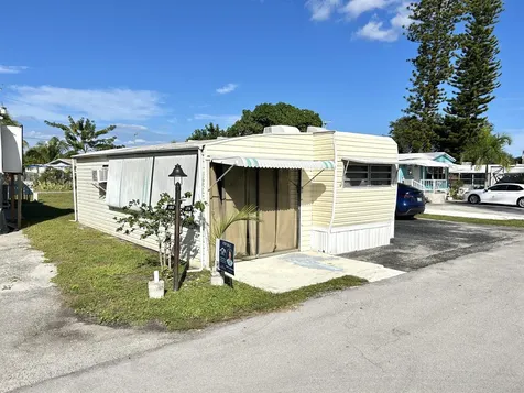 875 Ne 48 Th Street Deerfield Beach FL 33064