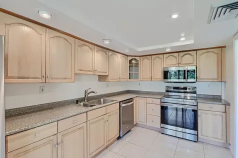 5390 Woodland Lakes Drive Palm Beach Gardens FL 33418