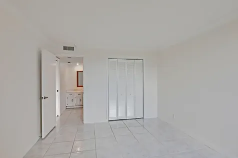 5390 Woodland Lakes Drive Palm Beach Gardens FL 33418