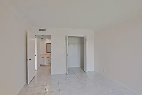 5390 Woodland Lakes Drive Palm Beach Gardens FL 33418
