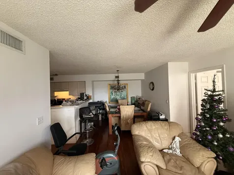 520 Sw 111th Avenue Pembroke Pines FL 33025