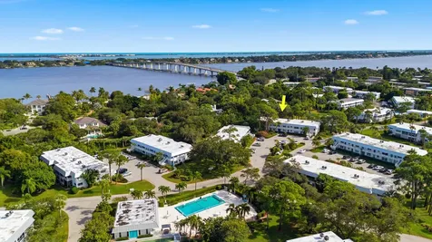 2929 Se Ocean Boulevard Stuart FL 34996