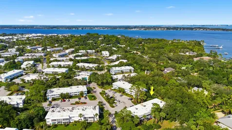 2929 Se Ocean Boulevard Stuart FL 34996