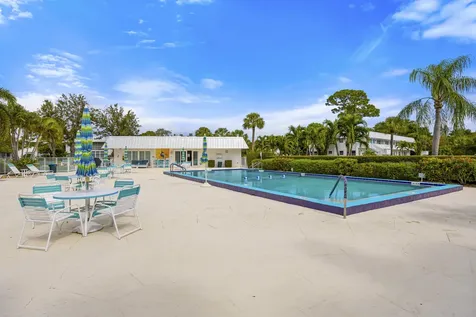 2929 Se Ocean Boulevard Stuart FL 34996