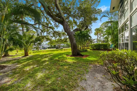 2929 Se Ocean Boulevard Stuart FL 34996